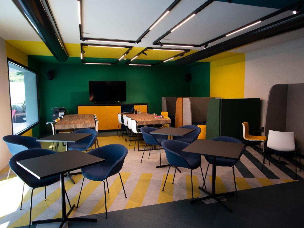 Demo Hotel Design Emotion Римини Екстериор снимка