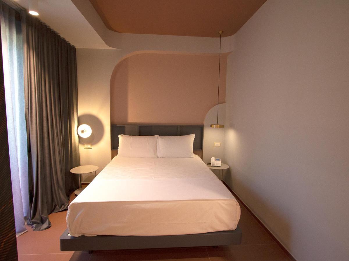 Demo Hotel Design Emotion Римини Екстериор снимка