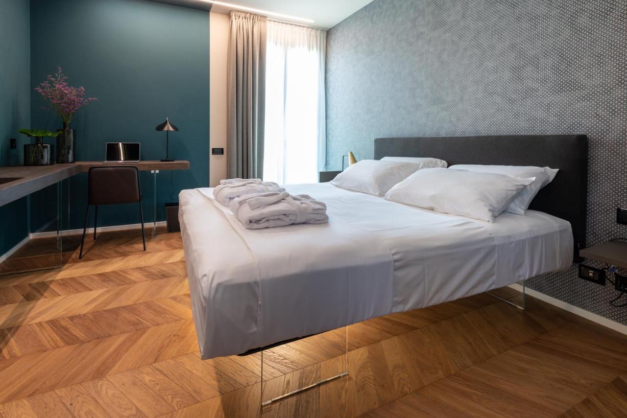 Demo Hotel Design Emotion Римини Екстериор снимка