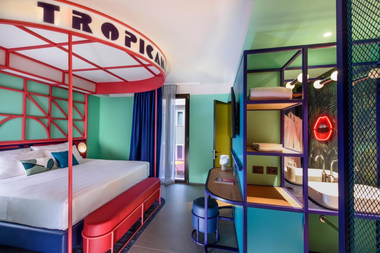 Demo Hotel Design Emotion Римини Екстериор снимка