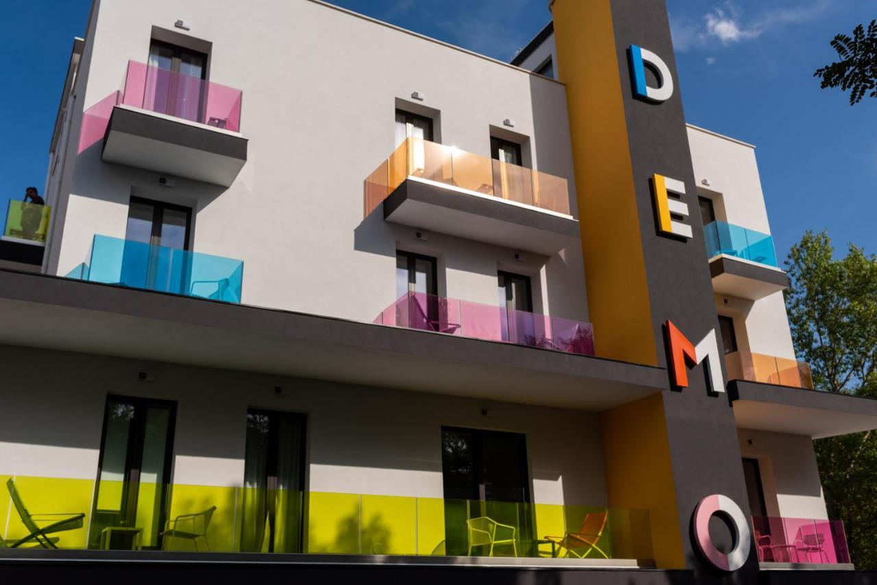 Demo Hotel Design Emotion Римини Екстериор снимка