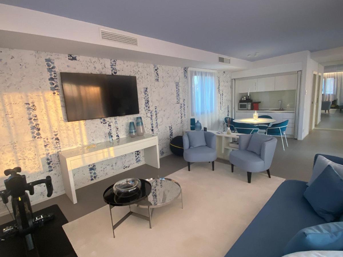 Demo Hotel Design Emotion Римини Екстериор снимка