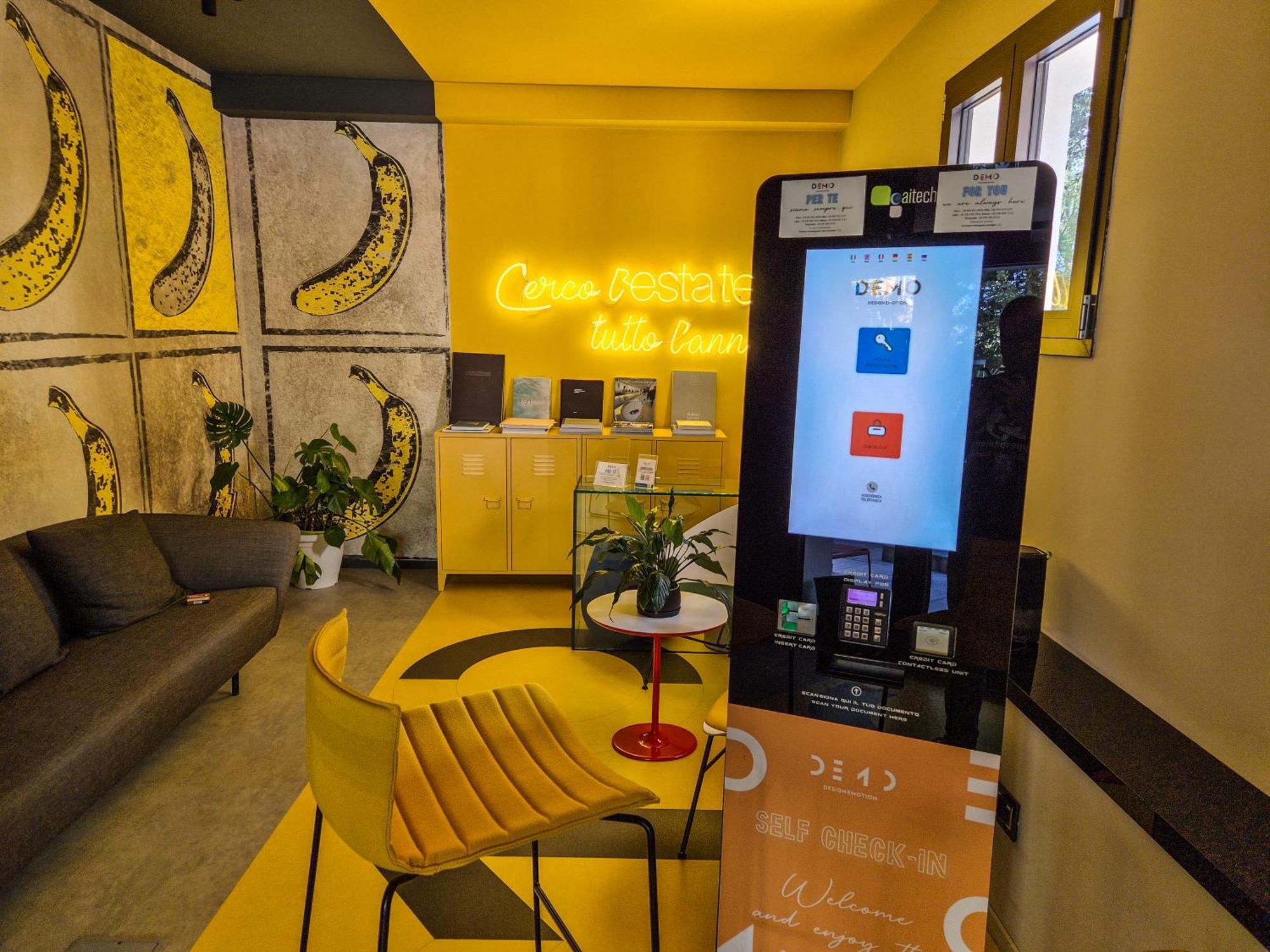 Demo Hotel Design Emotion Римини Екстериор снимка