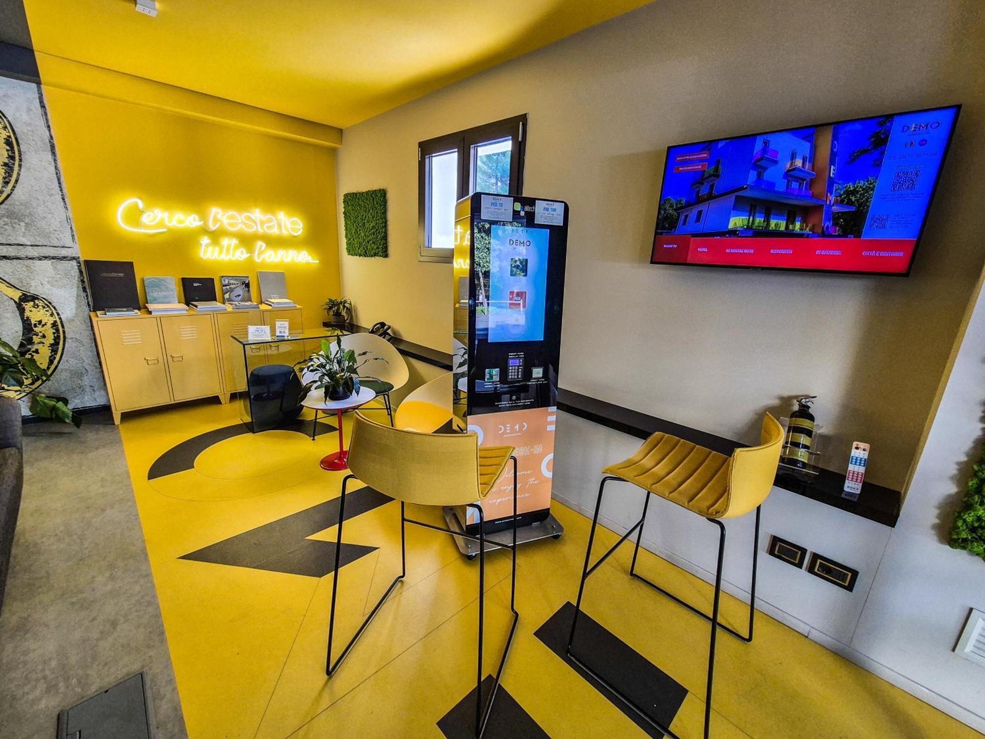 Demo Hotel Design Emotion Римини Екстериор снимка