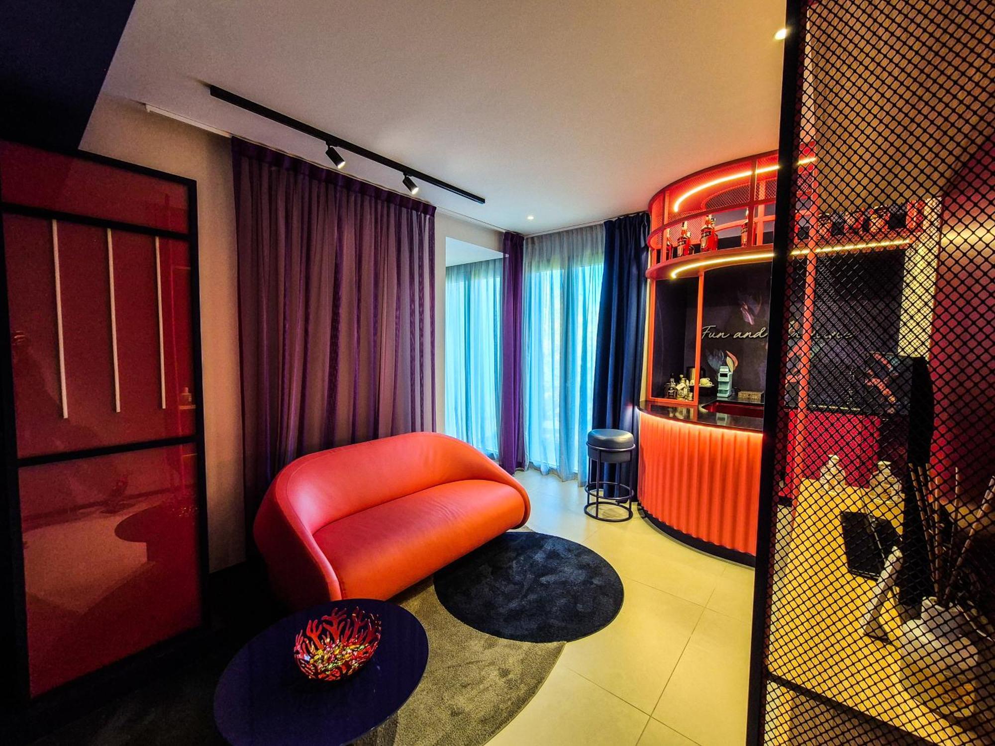 Demo Hotel Design Emotion Римини Екстериор снимка