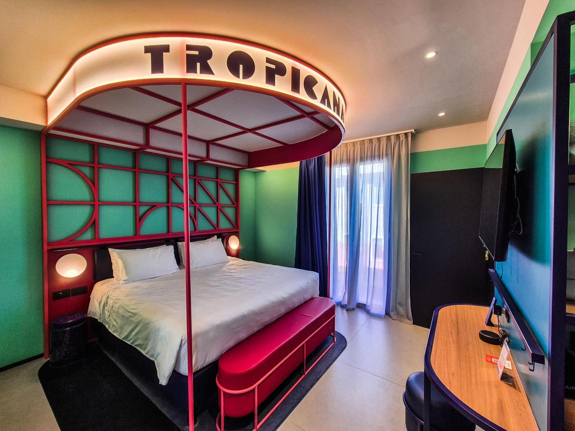 Demo Hotel Design Emotion Римини Екстериор снимка